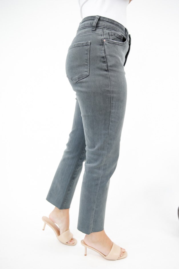 Everyday Essential Cropped Straight Jeans