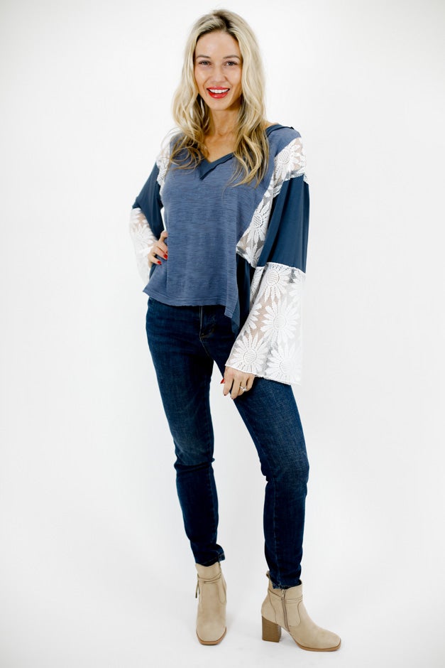 Daisy Print Bellsleeve *Final Sale*