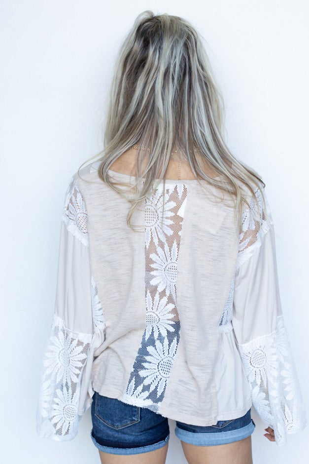 Daisy Print Bellsleeve *Final Sale*