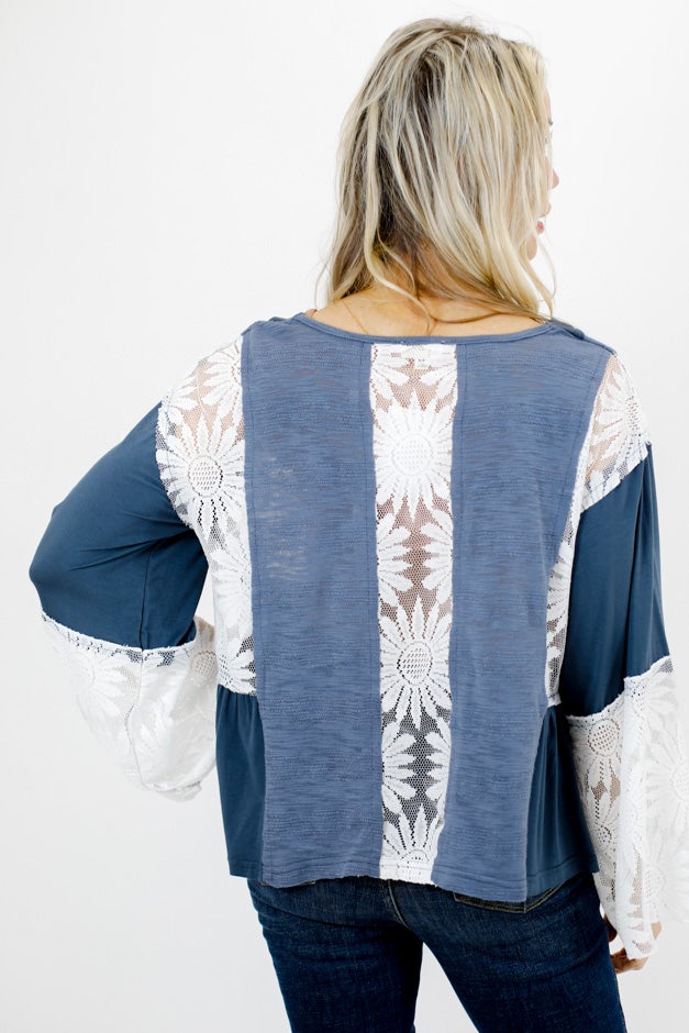 Daisy Print Bellsleeve *Final Sale*