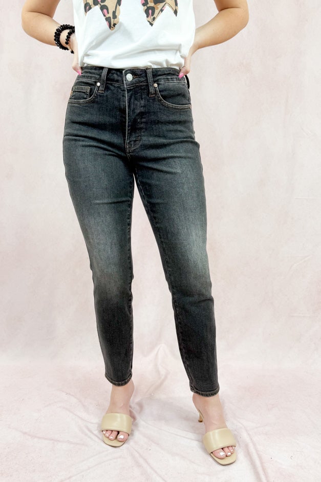 Judy Blue Mid Rise Slim - Black