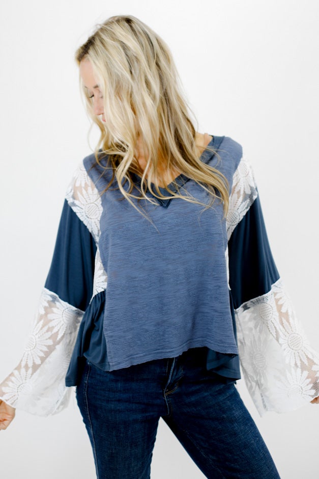 Daisy Print Bellsleeve *Final Sale*