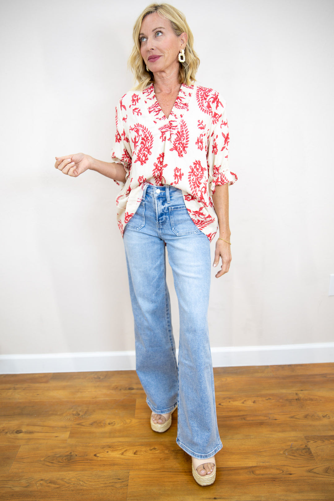 Worth Noticing Print Top
