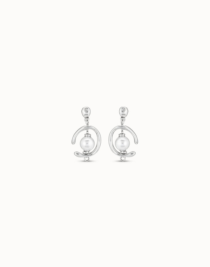 Drop earrings with pearl