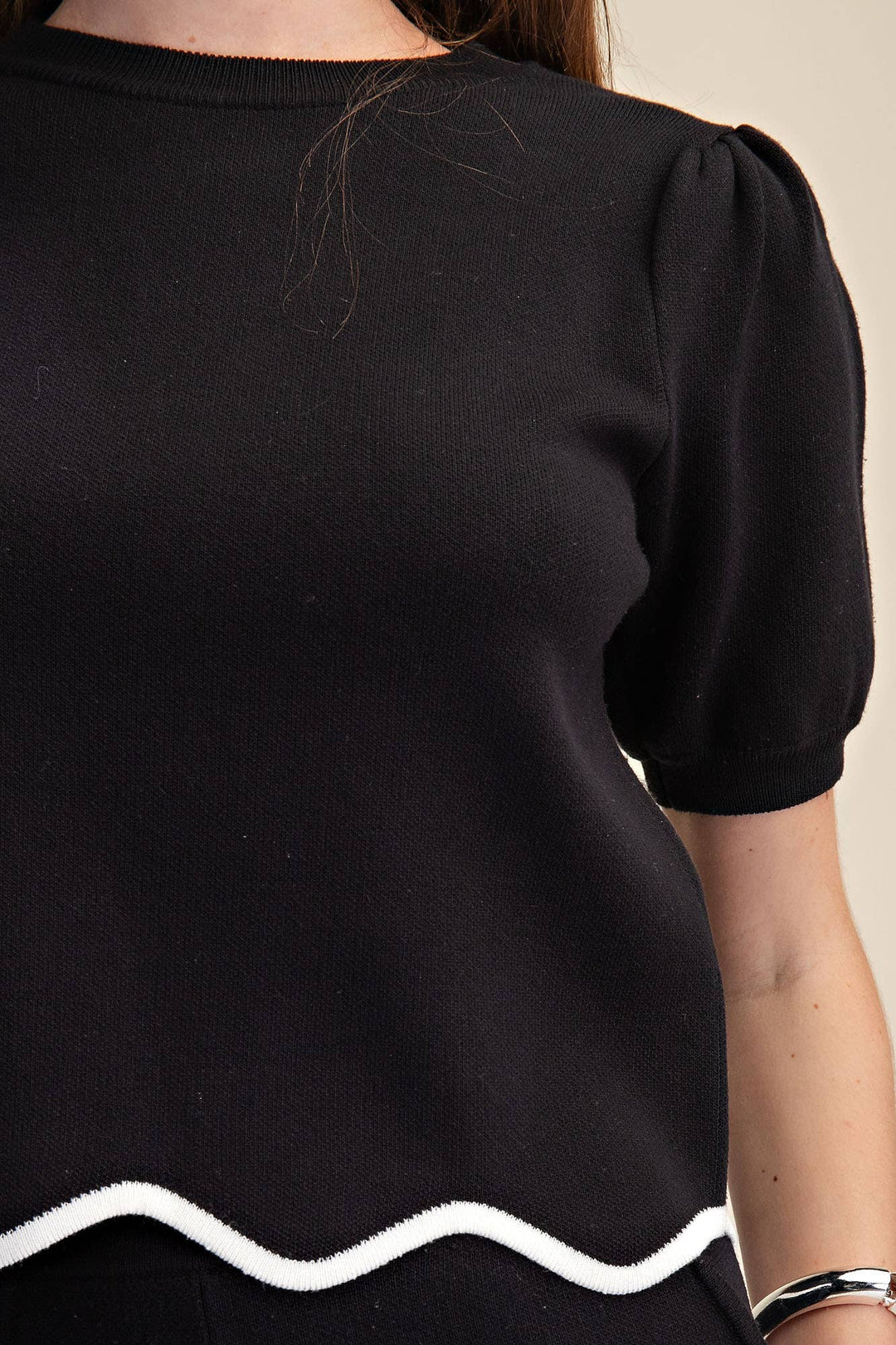 Round Neck Scallop Knit Top