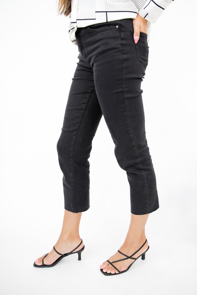 Everyday Essential Cropped Straight Jeans