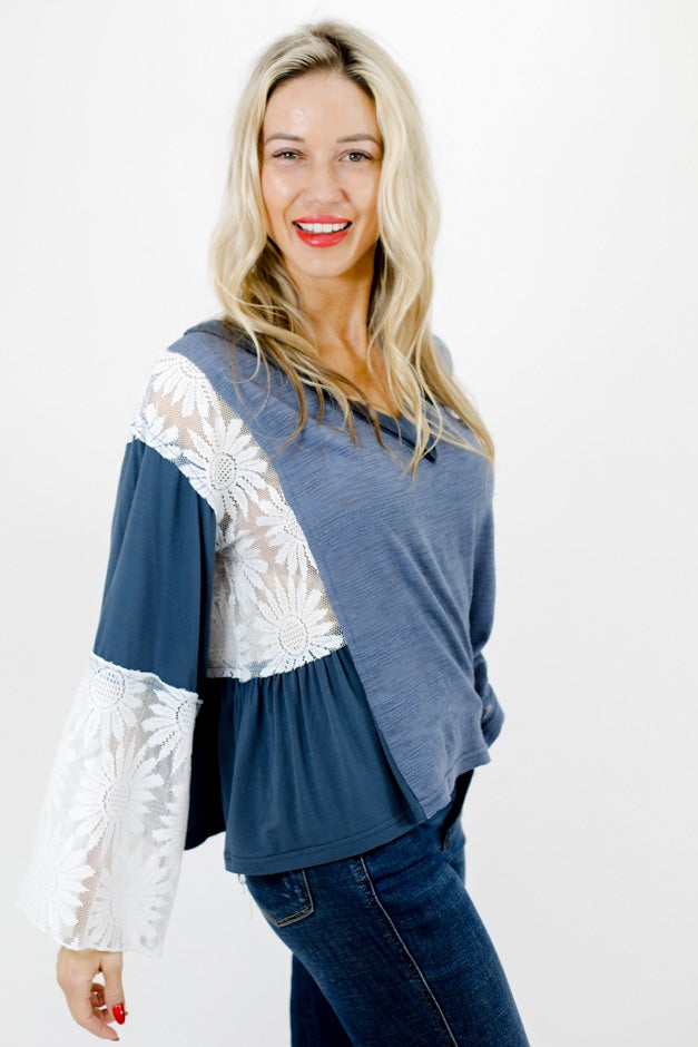 Daisy Print Bellsleeve *Final Sale*