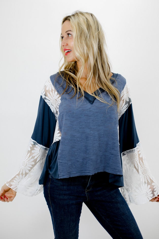 Daisy Print Bellsleeve *Final Sale*